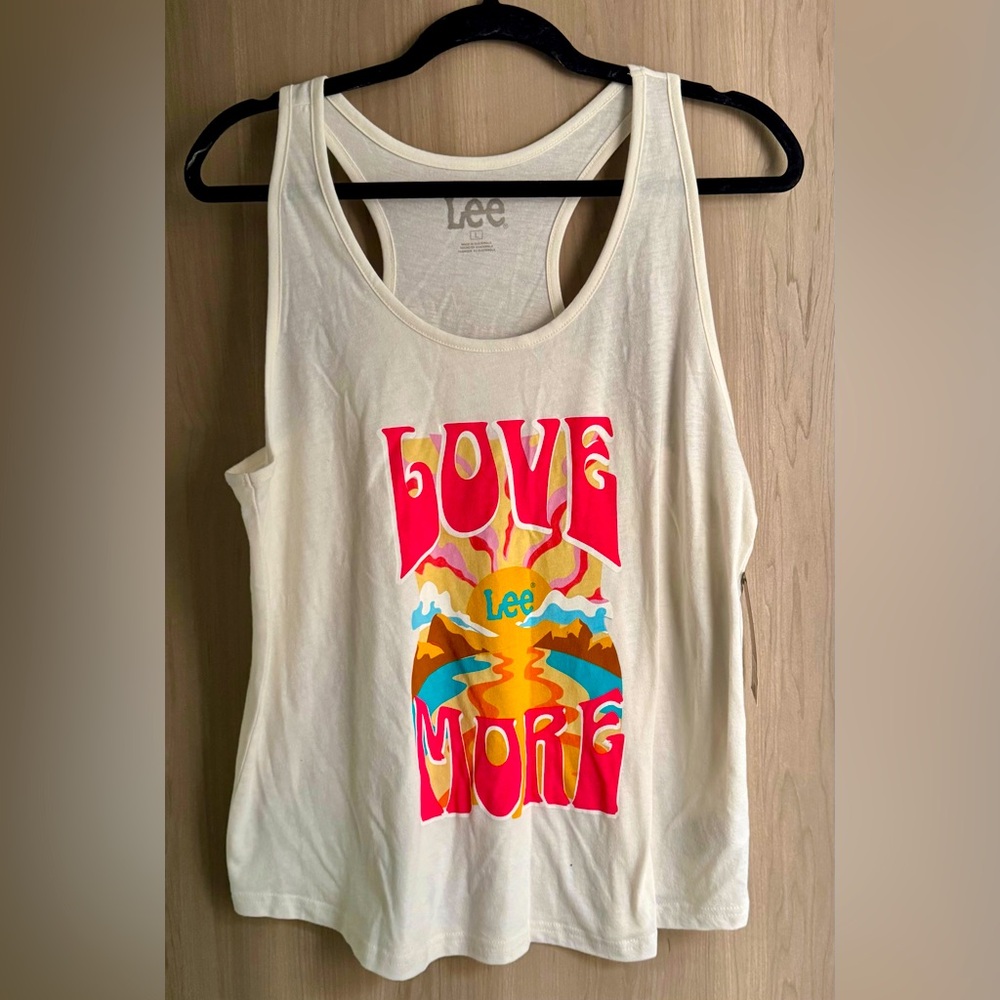 Lee | “Love More” Graphic Tank | Size L